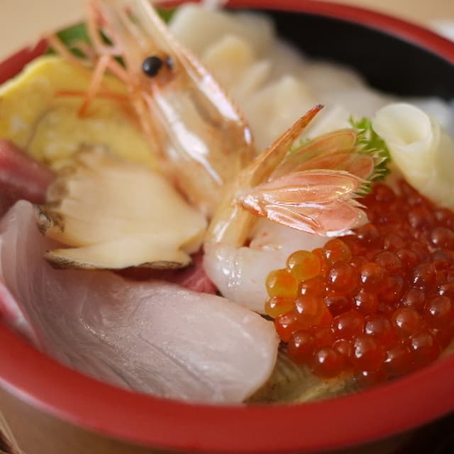 Misaki: свежайшие чаши с морским ежом из Сякотана