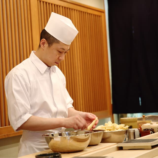 Sushi Hidetaka: суши эдомаэ из морепродуктов Хоккайдо