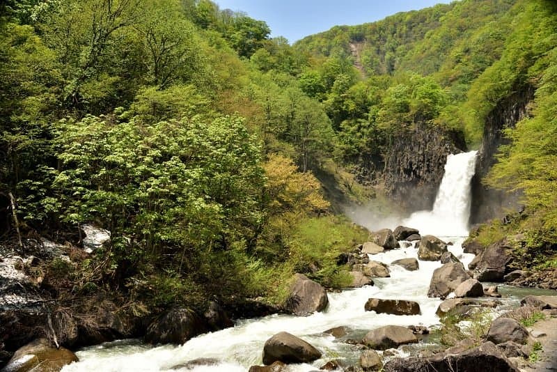 Водопад Наэна