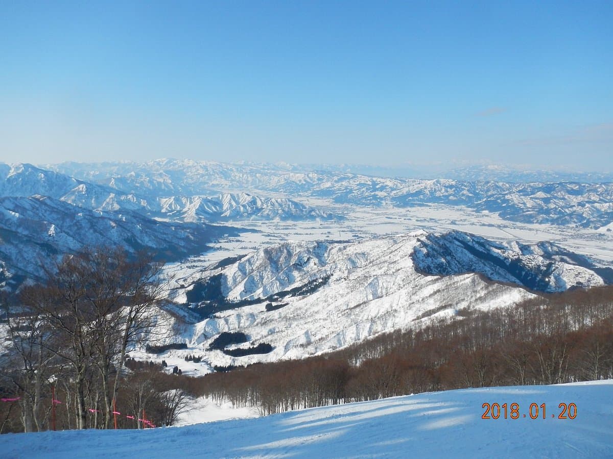 Горнолыжный курорт Муикамати Хаккайсан