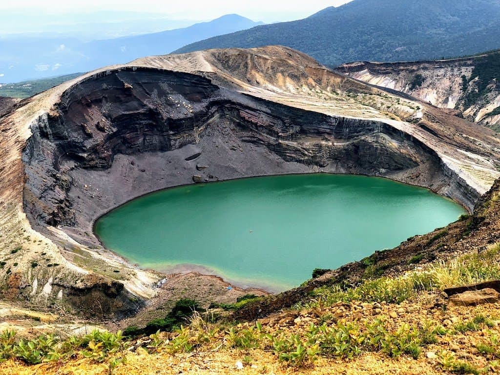 Кратер Окама