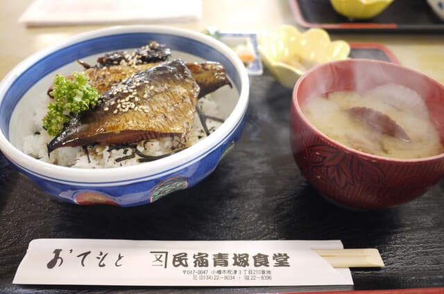 Minshuku Aotsuka Shokudo: морепродукты Хоккайдо на углях