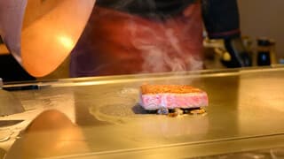 Steak & Wine Ishizaki: теппаньяки с премиальной вагю