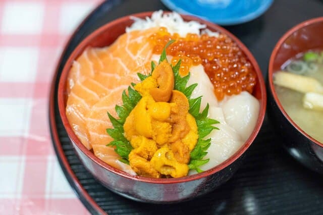 Teishoku Meshiya: свежие морепродукты в Саппоро