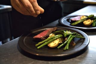 Sua.: современная европейская кухня с продуктами Хоккайдо