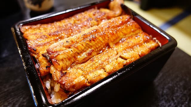 Unagi Musashino: унадзю из молодого угря на углях