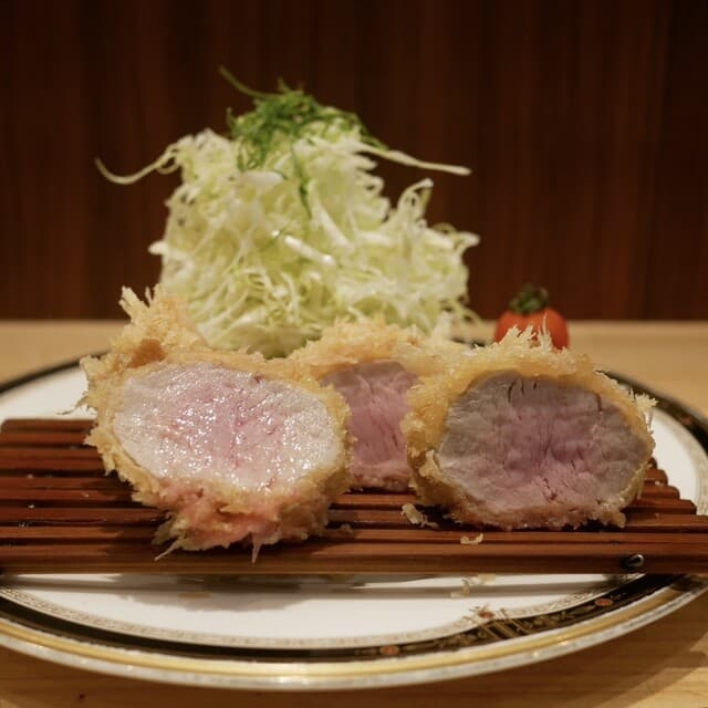 Tonkatsu Bambou: розовый и сочный тонкацу