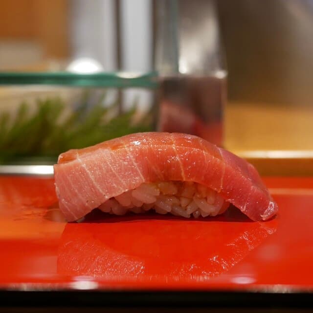 Kozasa Sushi: классические суши эдомаэ