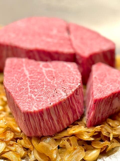 Steak Tomii: тэппанъяки и стейк медленного приготовления