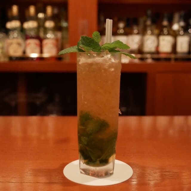 Sanlucar BAR: классические коктейли от мастера