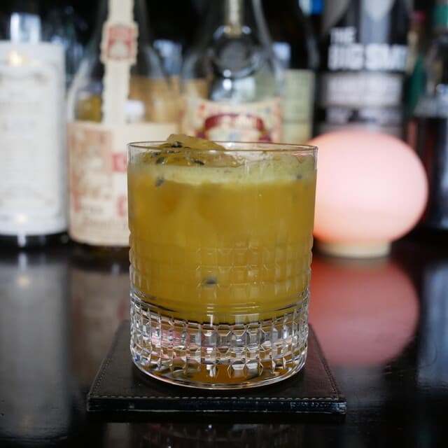 Bar kisala: коктейли и виски при свечах