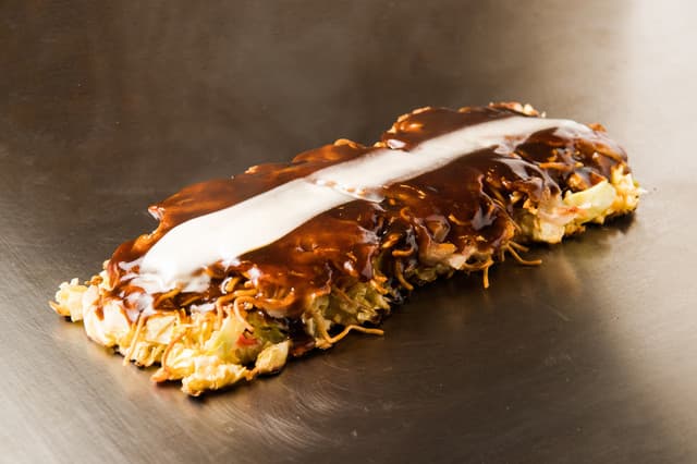 Okonomiyaki Imari Ebisu: окономияки в современном и хиросимском стиле