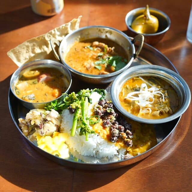 BLOCK HOUSE Suiyou Curry: авторское карри по средам