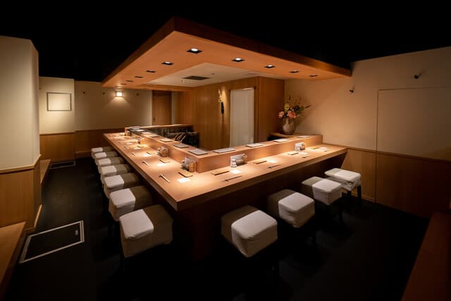 Yakitori Omino: якитори высокого класса на углях бинчотан