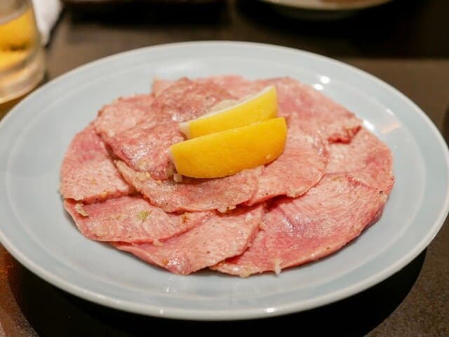 Yakiniku Seiryuuen: легендарный солёный говяжий язык и юкхэ