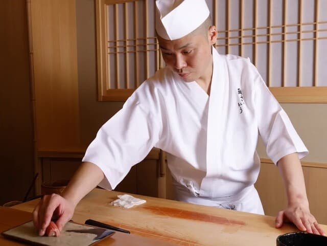 Sushi Saito Hanare NANZUKA: суши эдомаэ в галерее искусств