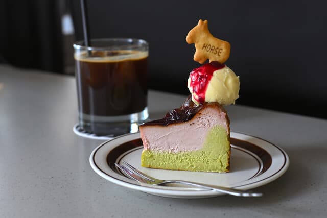 TINY PARADISE COFFEE: спешелти-кофе и баскский чизкейк
