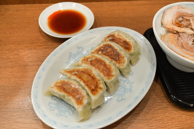 Yokohama Tonton: знаменитые гёдза ручной лепки