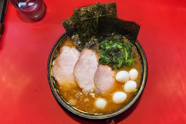Ramen Atsugiya: рамен иэкэй от семьи Yoshimuraya
