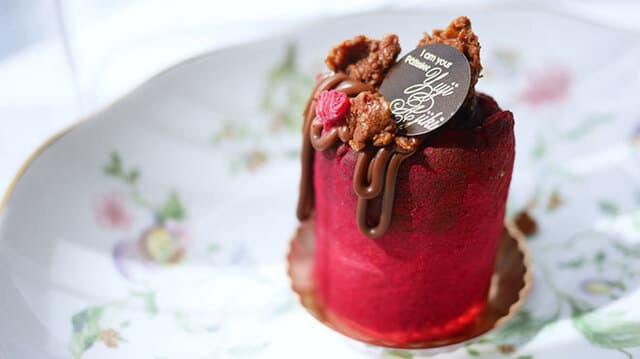 SWEETS garden YUJI AJIKI: торты навынос от чемпиона-кондитера