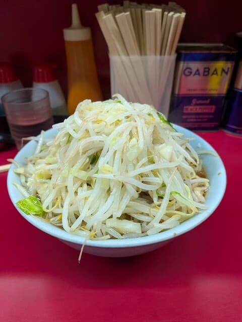 Ramen Jiro Nakayama ekimae ten: рамен в стиле Jiro