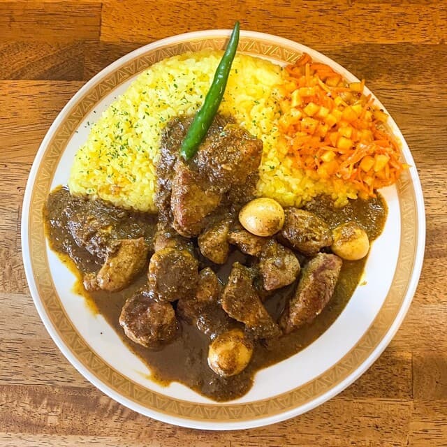 Curry no Mise Maboroshi: японский спайс-карри с щедрыми порциями