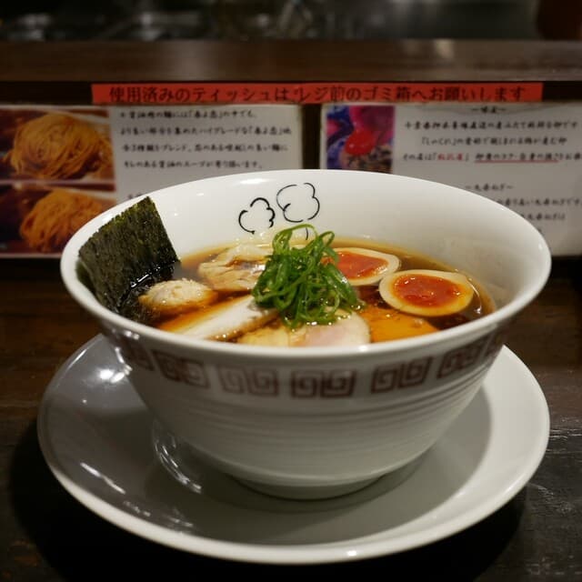 Ramen Torikku: прозрачный куриный рамен