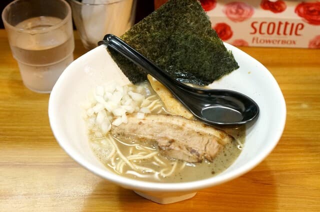 Ramen Inoue: рамен на нибоси и курице с каэдамой