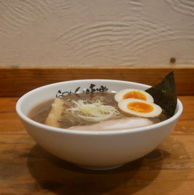 Rishiri Ramen Miraku Shinyokohama raamen hakubutsukan ten: рамен с комбу с Рисири