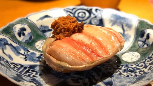 Otome Zushi: суши из морепродуктов Хокурику за стойкой