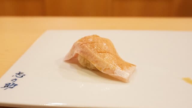 Sushi Shinosuke: омакасэ из рыбы Хокурику за стойкой