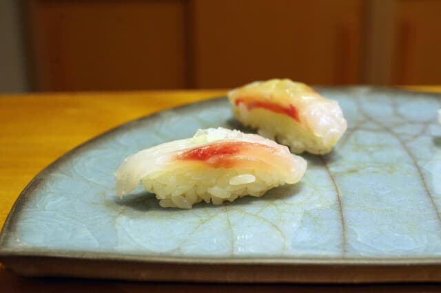 Tobi: суши-омакасе в традиции Taihei-zushi