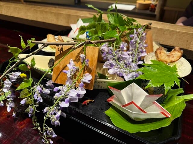 Kanazawa Hirayama: кайсэки и рис из донабэ с разными топпингами