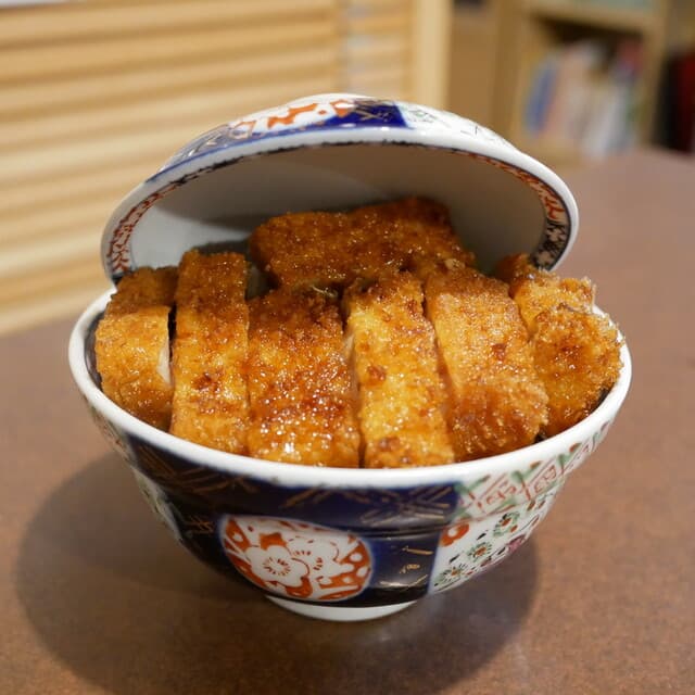 Takeda Restaurant: эталонный соус кацудон