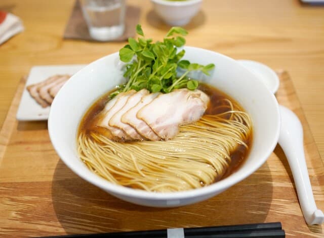 Ramen Le Dessin: рамэн на бульоне из цесарки