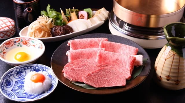 Maruko: сукияки и вагю от мясной лавки