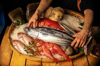 Gyokai Zanmai Genya: театральная подача морепродуктов