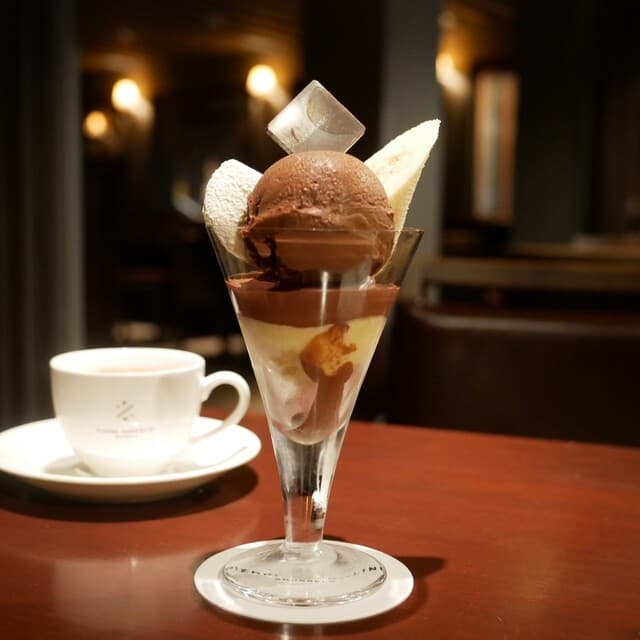 PIERRE MARCOLINI Nagoya: бельгийский шоколад и десертное кафе