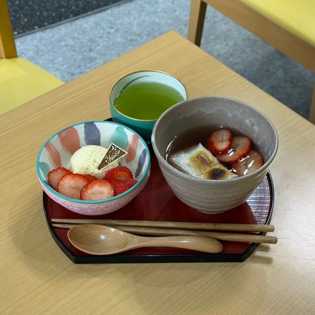 Fruit Parlour Yaoiso: классические фруктовые сэндвичи в Киото