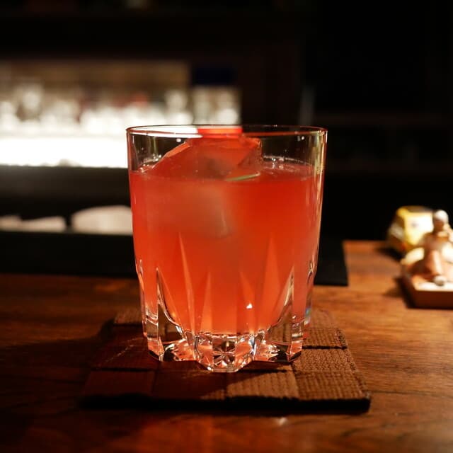 BAR TALISKER: классические коктейли и виски в Гионе