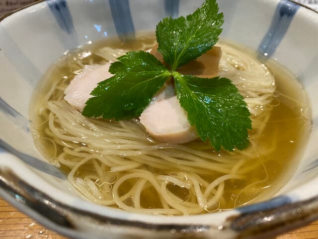 Menya Sanda: насыщенный куриный цукэмэн