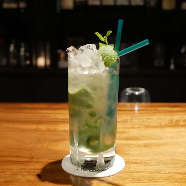 BAR Kingdom: авторские фруктовые коктейли в Киото