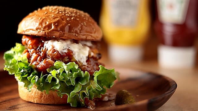 The WAGYU BURGER by PANGA: бургеры из вагю класса А5