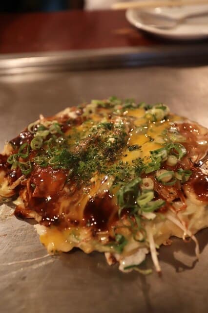 Okonomiyaki Kiji Umeda sukaibiru ten: классическое окономияки из Осаки