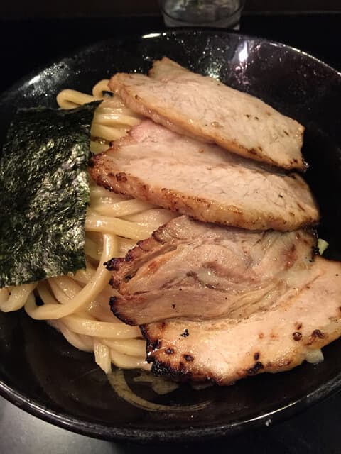 Tsukemen Mushin: густой рамэн-цукэмэн со свининой