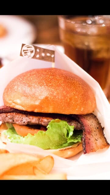 SAKURA BURGER: крафтовые бургеры с копченым беконом