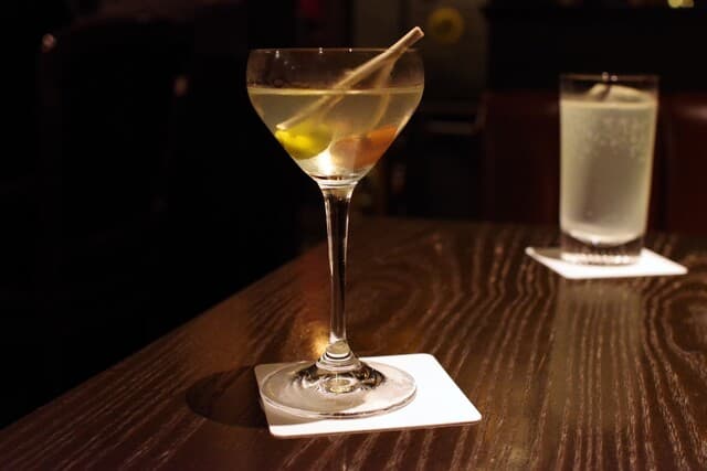 Lamp Bar: авторские коктейли от чемпиона мира