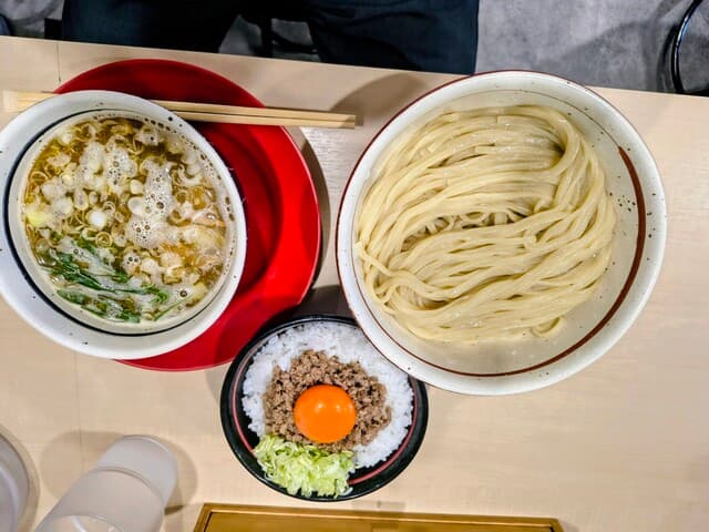 Menya Eguchi: изысканный рамен на рыбном и курином бульоне