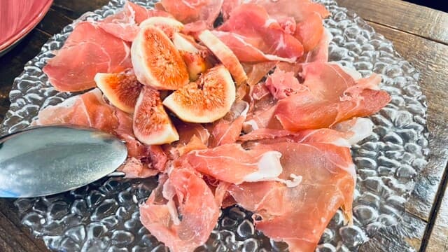 TRATTORIA-PIZZERIA polipo: неаполитанская пицца из дровяной печи