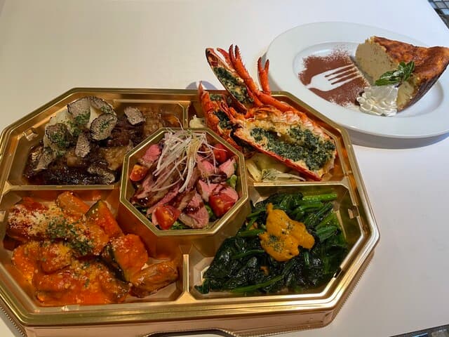 Rojiura no Tapas Ishioka: испанские тапас и неаполитанская пицца